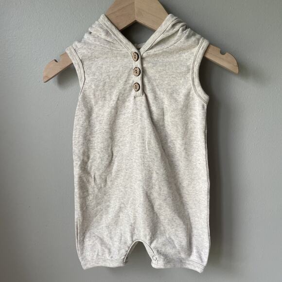 Little One Shop Cream 3-6 Month Baby Romper Gender Neutral EUC - Picture 1 of 7